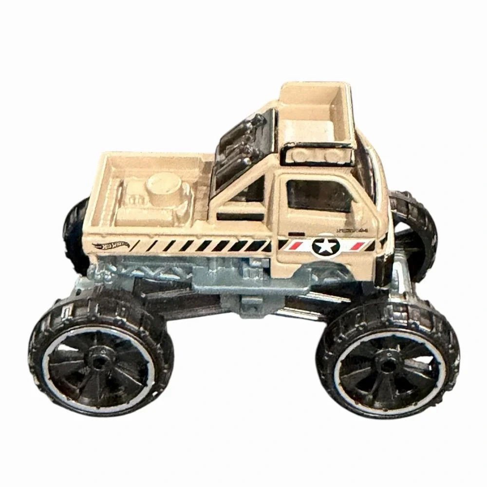 Lot Of 2 Hot Wheels‎ Mazda Autozam Army Tan & White Texas Toot Dream Garage Toys